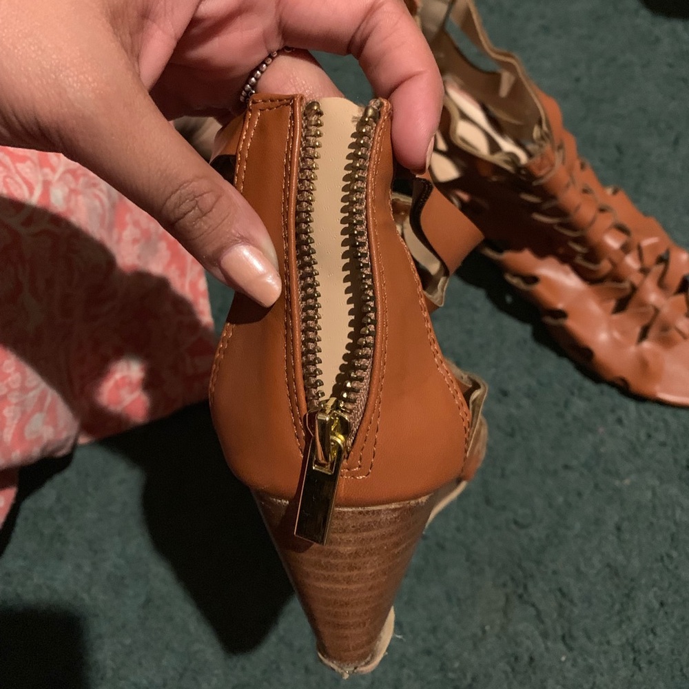 Caged Wedges - Picture 3 of 6